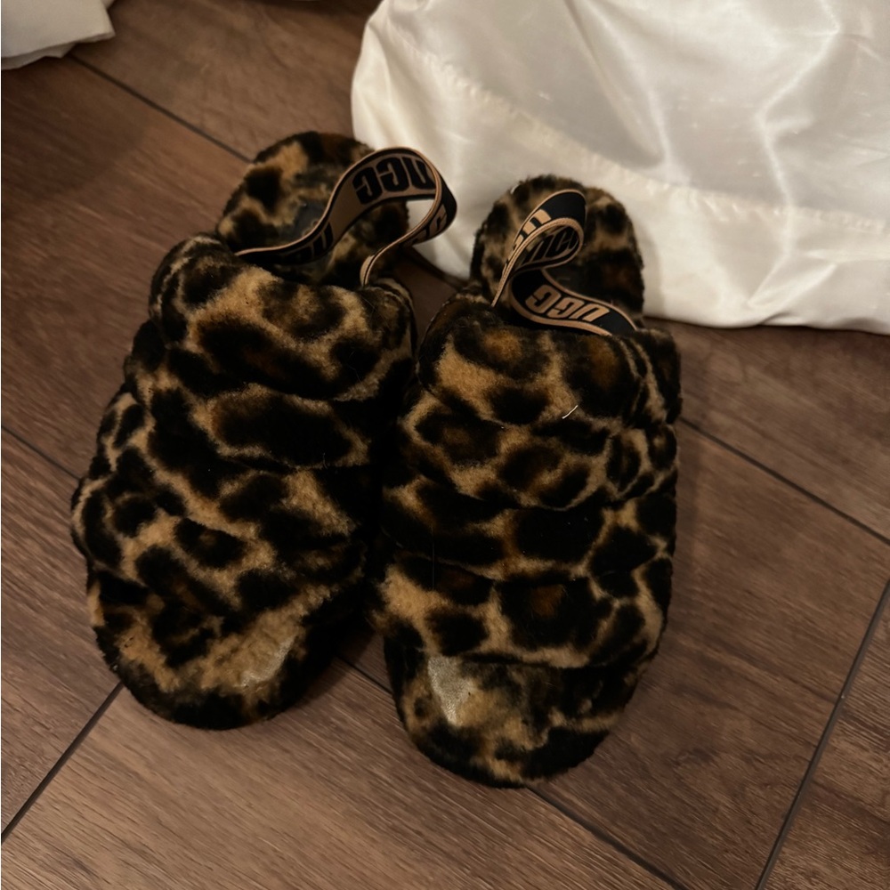 Ugg fluff yeah slides